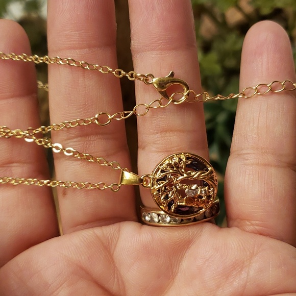 Friends Sisters Tree of Life Pendant Necklace - Picture 4 of 8